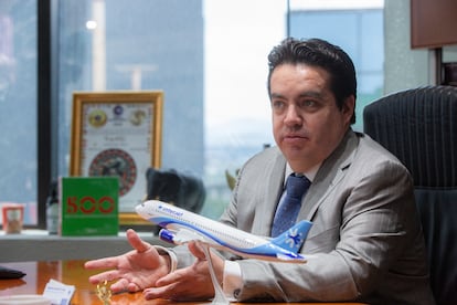 El presidente ejecutivo de Interjet, Carlos del Valle, en sus oficinas de Ciudad de México este jueves.