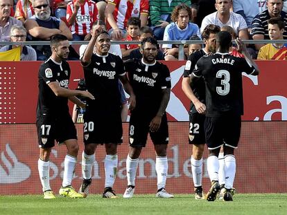 El Sevilla celebra el gol de Muriel contra el Girona. 