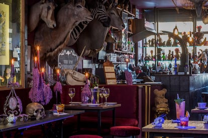 The Absinthe Parlour en The Last Tuesday Society, un salón de absenta/bar en Londres.