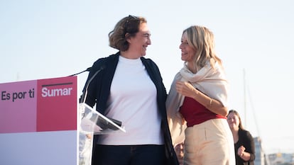 Ada Colau y Yolanda Díaz, en la apertura de la campaña electoral de Sumar, en A Coruña.