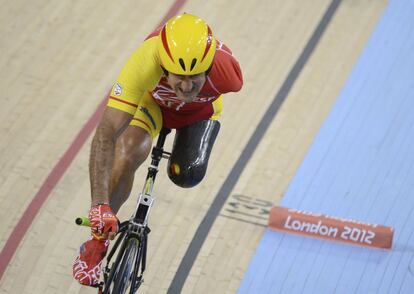 El ciclista español Juan José Méndez en la final de ciclismo en pista de los Juegos Paralímpicos