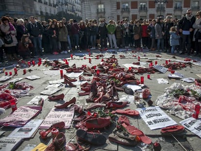 Concentración en la Puerta del Sol de Madrid contra la violencia de género y en apoyo a las mujeres en huelga de hambre.