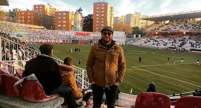 Ignasi Torné, en el estadio de Vallecas, la casa del Rayo Vallecano de Madrid.