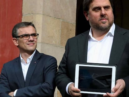 Josep Maria Jové (izquierda) y Oriol Junqueras en el Parlament, en una imagen de archivo.