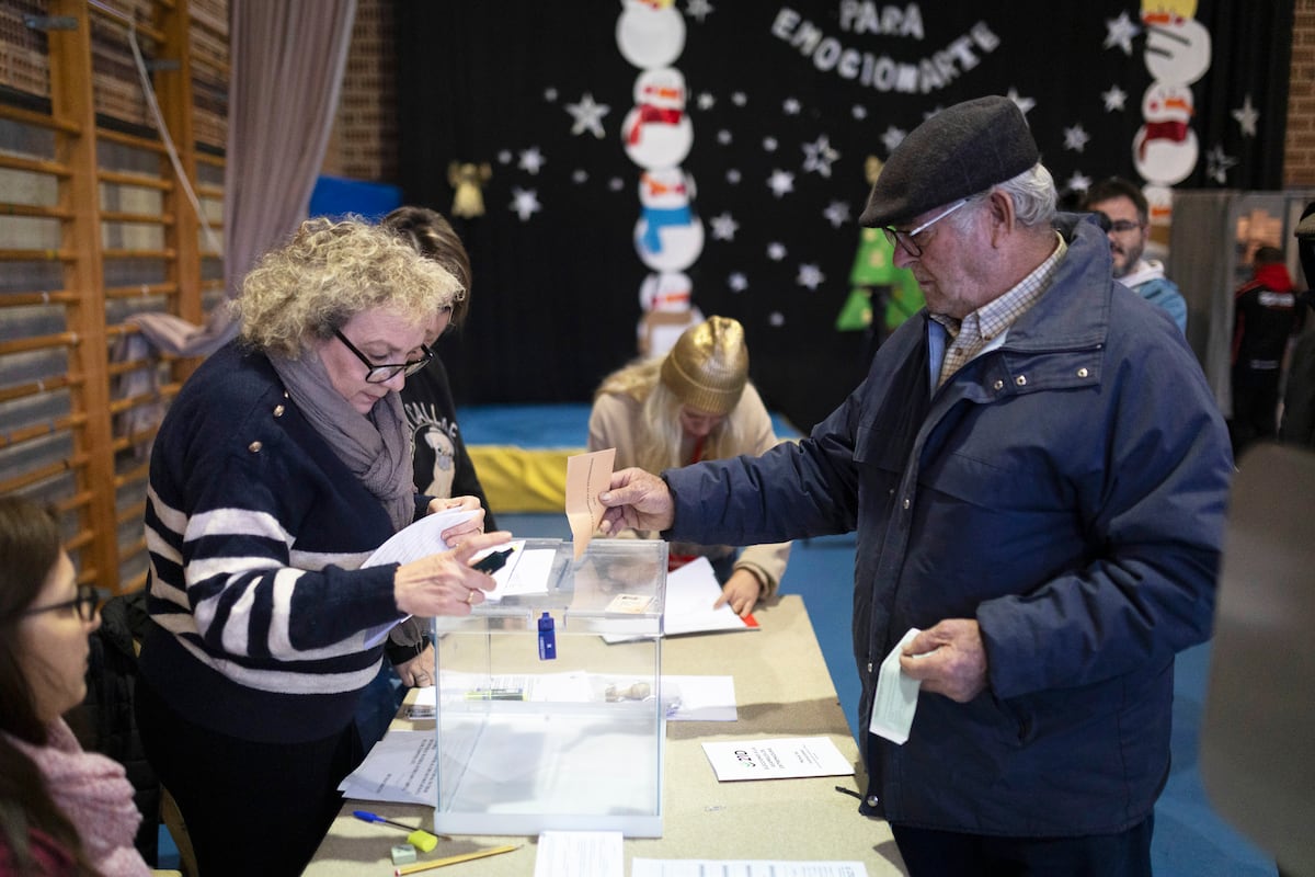 Elecciones en Extremadura 21D, en directo | Abren los colegios electorales en Extremadura