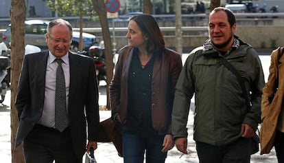 Joan Llinares (izquierda) el día de su declaración, como testigo, en el 'caso Palau'.