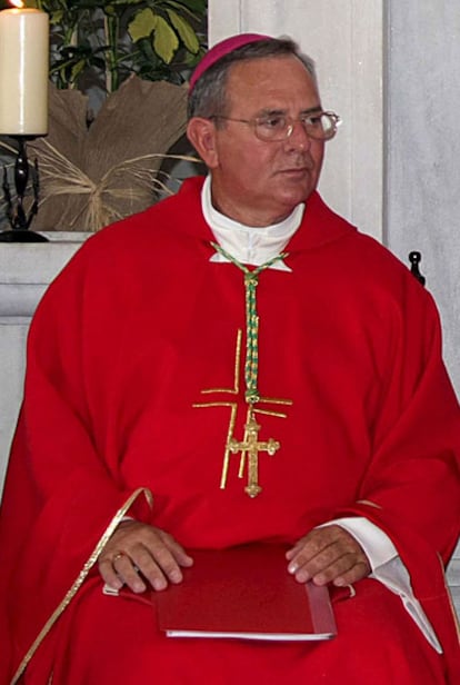 Foto sin fechar que muestra al obispo católico y vicario apostólico de Anatolia, el italiano Luigi Padovese