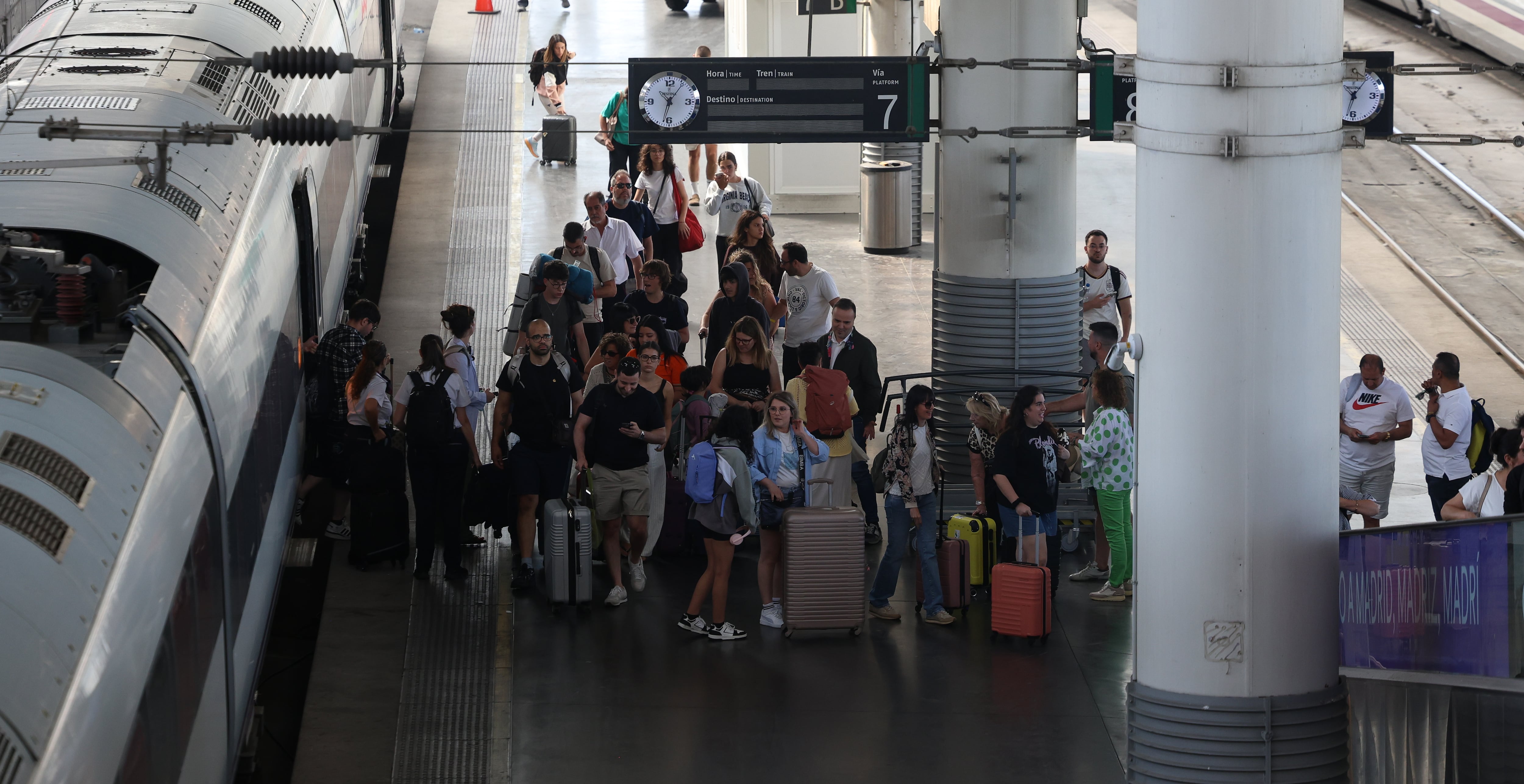 Al tren de alta velocidad le cuesta dejar atrás su peor crisis