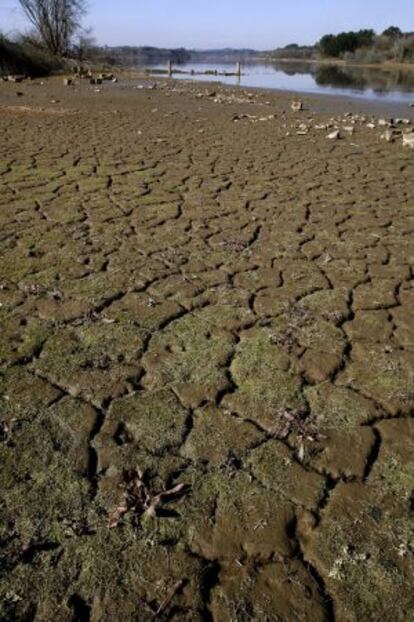 El embalse de Cecebre, en la provincia de A Coruña, presenta niveles muy por debajo de los habituales.