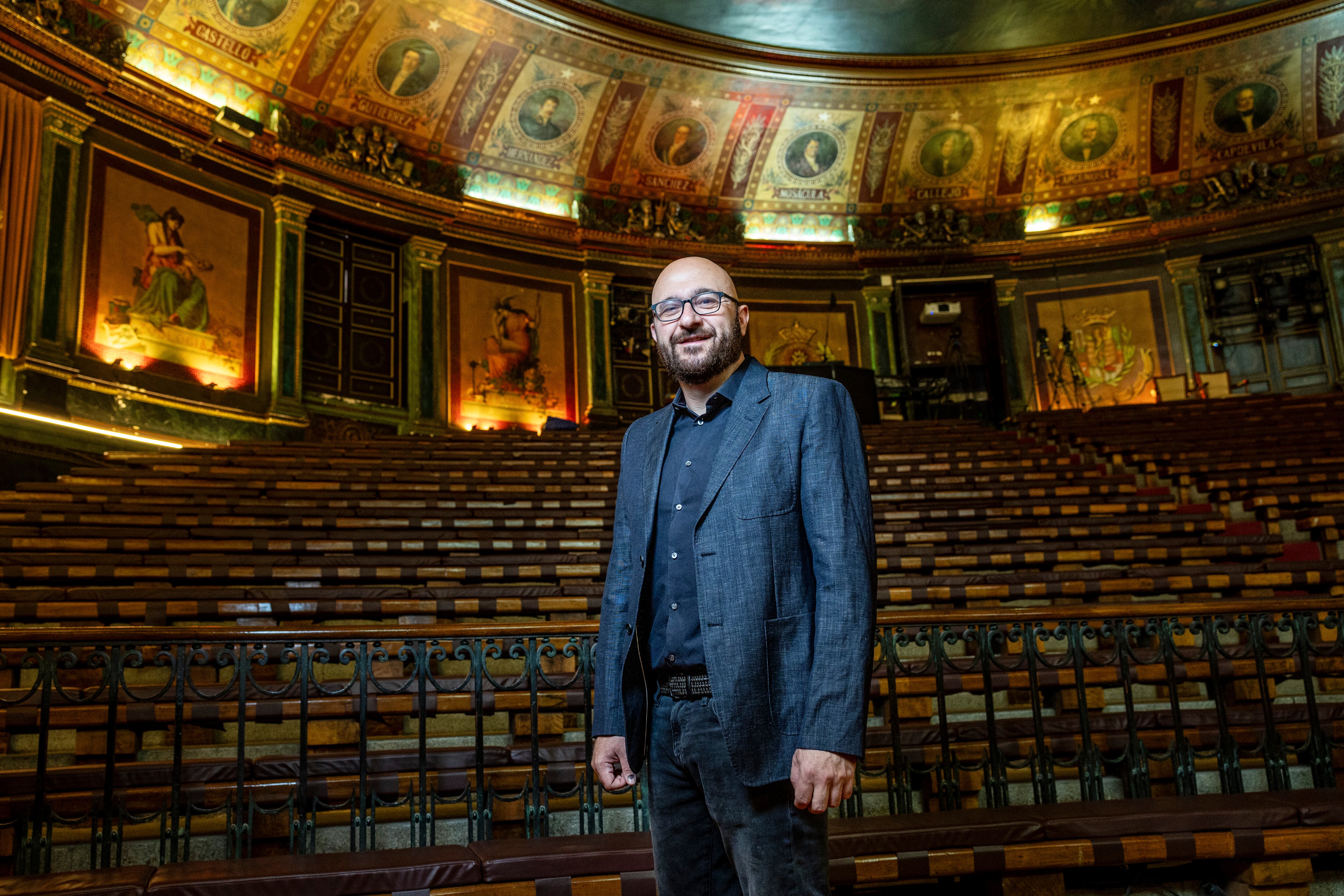 El científico Jacob Hanna, en el Gran Anfiteatro del Ilustre Colegio Oficial de Médicos de Madrid, el 13 de mayo.