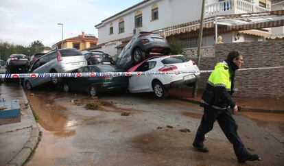 Imagen de los destrozos en Málaga por la tromba de agua caída este sábado.