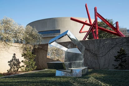 View of the museum in 2016 from the sculpture garden.