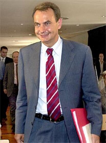 Zapatero, antes de su intervención en el foro <i>Europa en un mundo globalizado</i>, celebrado en Barcelona.