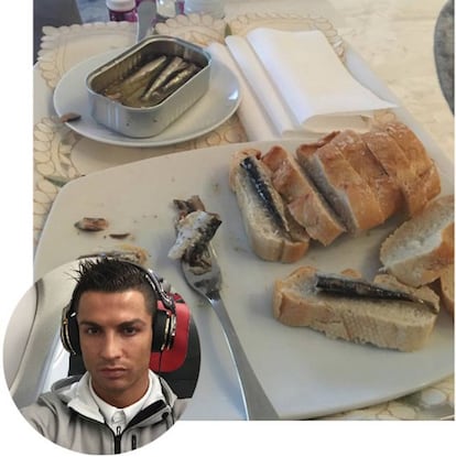 <strong>Qué 'snack'.</strong> Rebanadas de pan con sardinas.
<strong>La opinión del especialista.</strong> Mantener el nivel de actividad física que lleva el futbolista del Madrid sin que decaiga la energía tenía que tener truco, y este es el Omega 3. "El pescado azul es un buen alimento para los deportistas. Contiene Omega 3, que protege la salud del corazón y posee funciones antiinflamatorias, perfectas para las molestias que en muchas ocasiones aparece en las articulaciones tras practicar un ejercicio intenso", asegura la nutricionista Carla Sánchez.