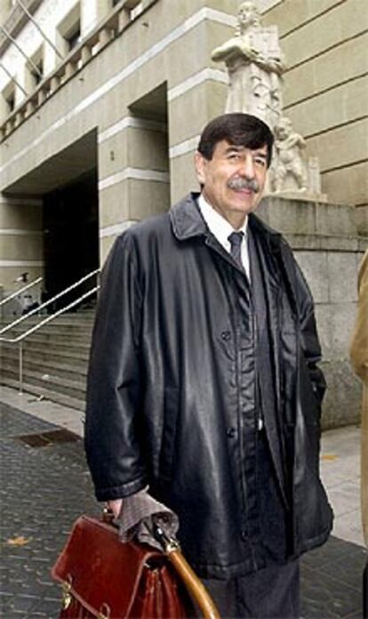 El viceconsejero vasco de Justicia, Abel Muniategui, a su salida del Palcio de Justicia de Bilbao, donde se ha celebrado la reunión.