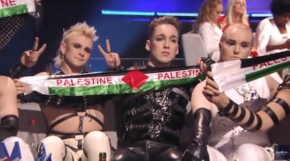 El momento en el que la banda islandesa Hatari mostró banderas palestinas en Israel durante Eurovisión 2019.