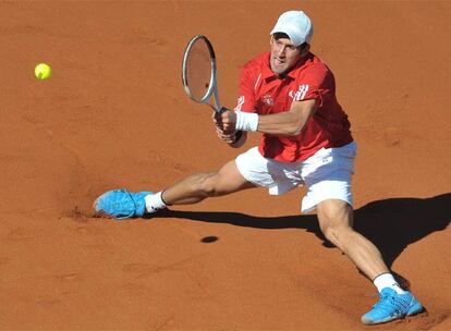 Novak Dojokiv ha sido el primero en saltar a la pista de Benidorm para enfrentarse a David Ferrer