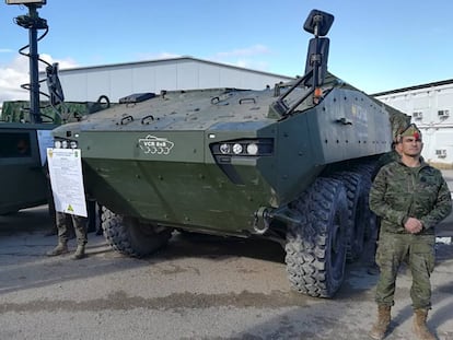 Prototipo del vehículo 8x8 Dragón en el campo de Maniobras de San Gregorio (Zaragoza), a finales de noviembre.