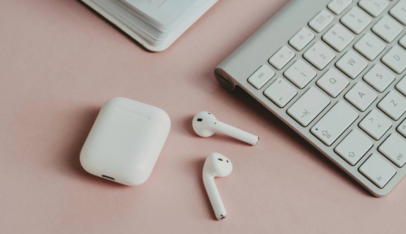 Apple quiere añadir una cámara a sus próximos AirPods y no es una idea tan alocada