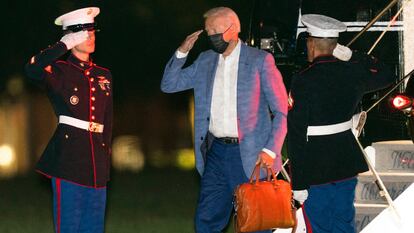 El presidente Joe Biden aterriza este martes en Washington tras sus vacaciones en Camp David.