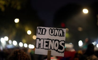 Protesta contra los feminicidios y la violencia machista en Buenos Aires (Argentina).