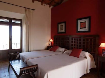Una de las ocho habitaciones del hotel Molino la Nava, en Montoro (Córdoba).