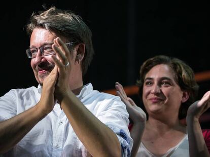 El candidat Xavier Domènech, amb l'alcaldessa de Barcelona, Ada Colau.