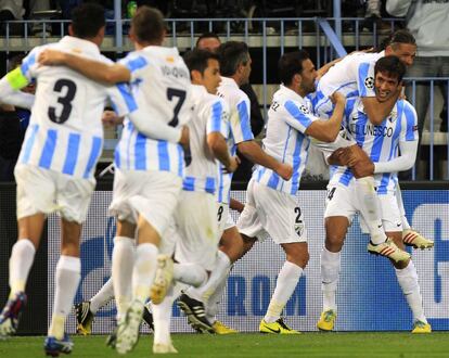 Roque Santa Cruz celebra el segundo gol del partido.