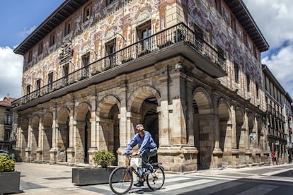 Fachada del Ayuntamiento de Durango (Bizkaia).