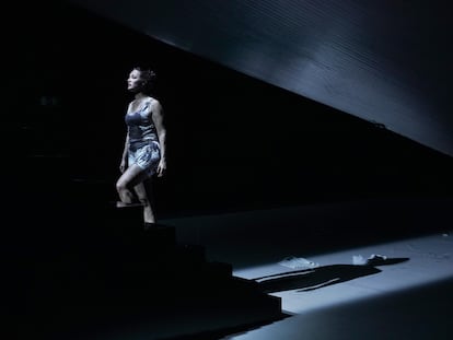Montserrat Seró (Carmen/Helena), in the opera 'Don Juan does not exist'.
