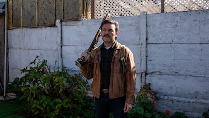 Fernando Monserrat, el doble de Pedro Pascal, en su casa en Santiago, Chile, el 31 de mayo de 2025.
