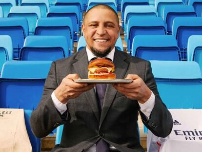 Roberto Carlos promociona uno de los productos de Meatless Farm.