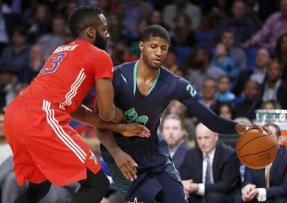 Kyrie Irving, contra James Harden.