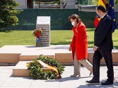 “No tenemos derecho a olvidar. Tenemos la obligación de recordar”, proclamó la vicepresidenta primera del Gobierno, Carmen Calvo, en el acto conmemorativo por la liberación del campo de Mauthausen. 