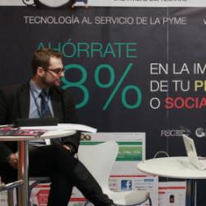 Las empresas buscan clientes en las redes sociales y el móvil