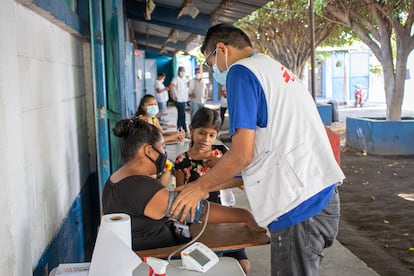Un voluntario de Médicos Sin Fronteras