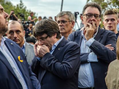 Puigdemont lleva meses dedicándose a llamar a números españoles al azar para gritar: 'Visca Catalunya!'