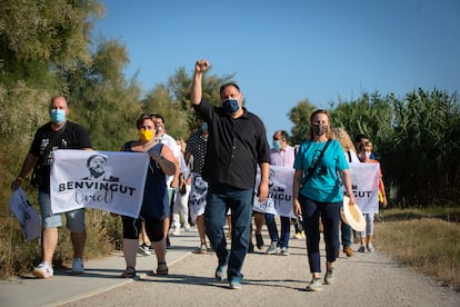 Oriol Junqueras, con simpatizantas, en junio de 2020 tras una de sus salidas de prisión.