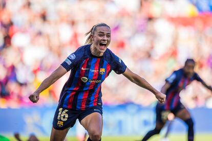 Rolfoe celebra el tercer gol del FC Barcelona. 

