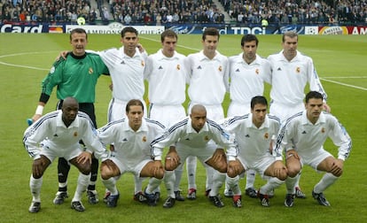 9ª Copa de Europa, 2002. César, Salgado, Hierro, Helguera, Roberto Carlos, Makelele, Solari, Figo, Zidane, Raúl y Morientes.