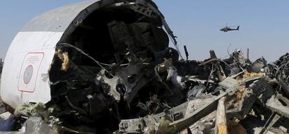 Restos del avión ruso siniestrado este sábado en la península egipcia del Sinaí.
