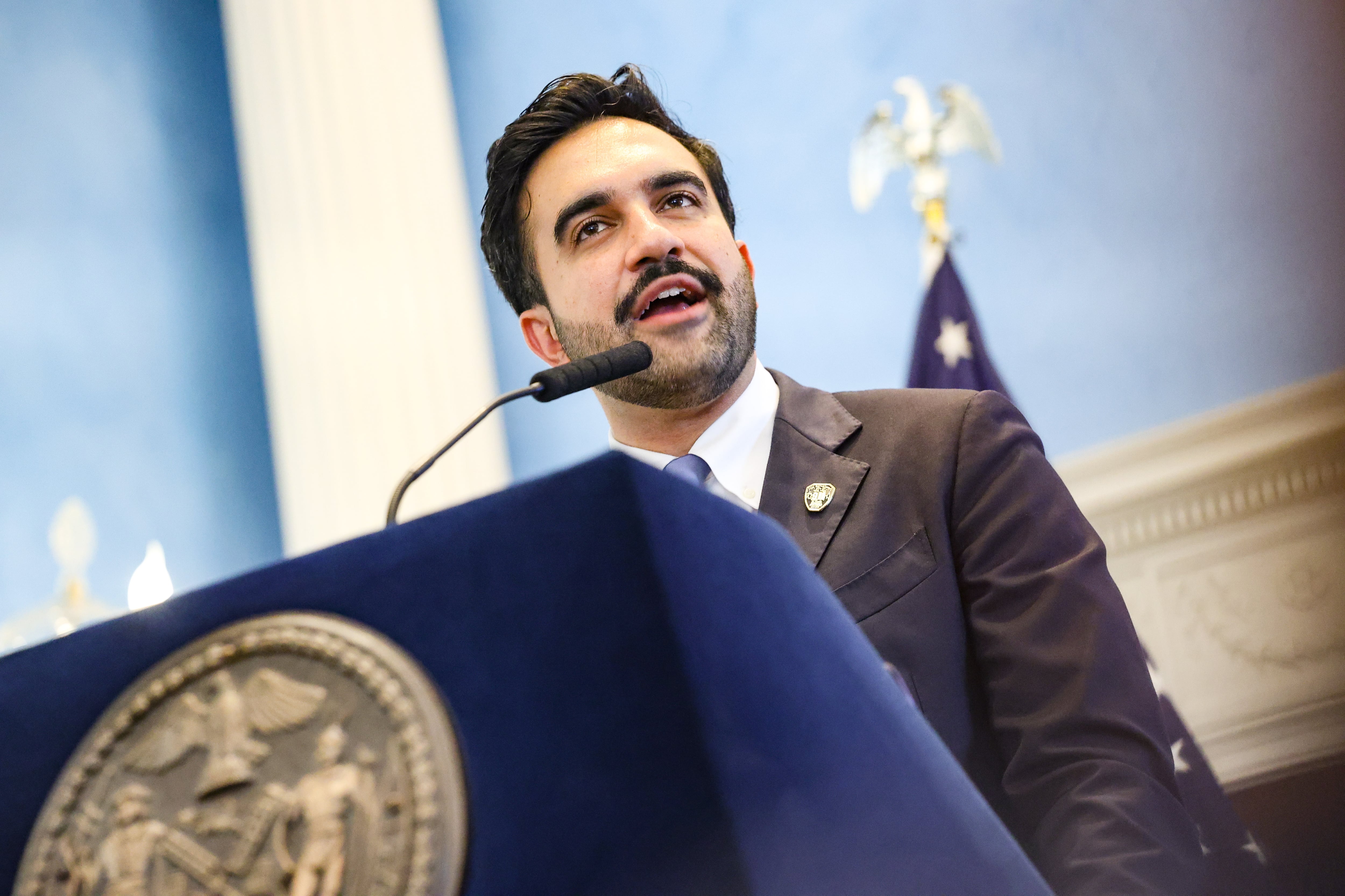 Nueva York y varias ciudades presentan una demanda contra la norma de Trump que busca limitar las ‘green cards’