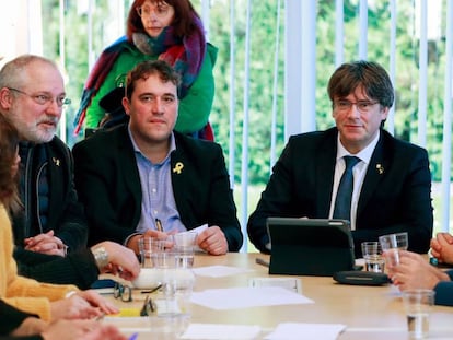 El presidente del PDeCAT David Bonvehí, junto a Carles Puigdemont.