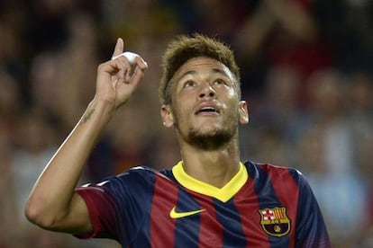Neymar celebra su gol ante el Valladolid.