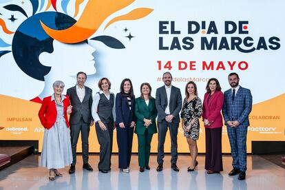 Cristina Vicedo, presidenta de Aebrand; Enrique Arribas, presidente de AMKT; Ruth Castillejo, socia y directora Estratégica de Facttory; Elisa Rodríguez, directora de la Oficina Española de Patentes y Marca; Rosa Gómez-Acebo, CEO de BeConfluence; Pablo López, director general de FMRE; Gema Gonzalo directora del Espacio All in One de CaixaBank; Pilar García de la Granja, periodista y Gerard Guiu, director general de Andema