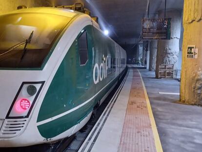 Tren laboratorio de Adif en la estación de Murcia.