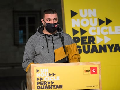 Edgar Fernández durante el acto de inicio de campaña de la CUP, en Girona
