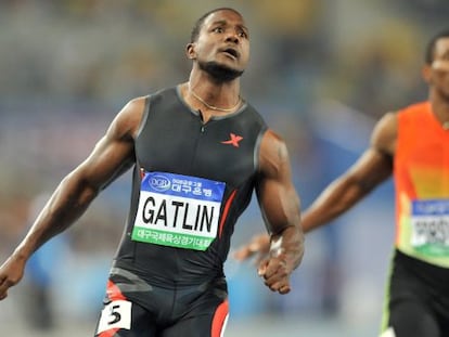 Gatlin cruza la meta por delante de Thompson.