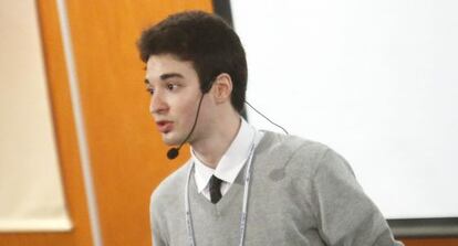 Uno de los participantes durante su intervención.