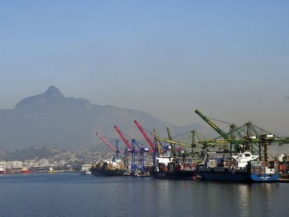 Navios atracados no cais do Porto do Rio de Janeiro, em imagem de arquivo.